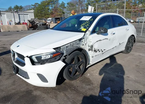 2020 Mercedes-Benz A 220 z USA, uszkodzony, nr VIN W1K3G4EB7LJ227345